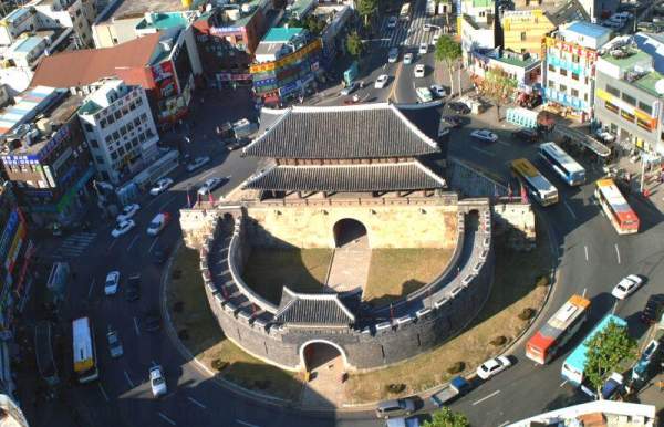 八達門為華城南面的關門,具防禦外敵的作用。(相片來源: 水原市旅遊局 ) 水原